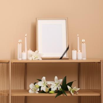 Подставки для портретов - Ритуальные услуги